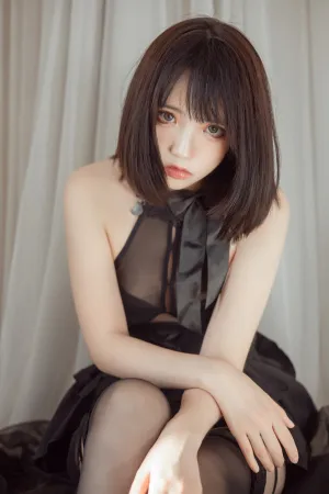 [WeiboGirl]微博红人 民宿黑裙 疯猫ss