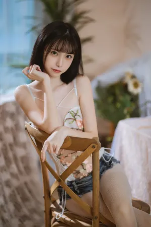 [WeiboGirl]微博红人 纯欲牛仔短裤 许岚LAN