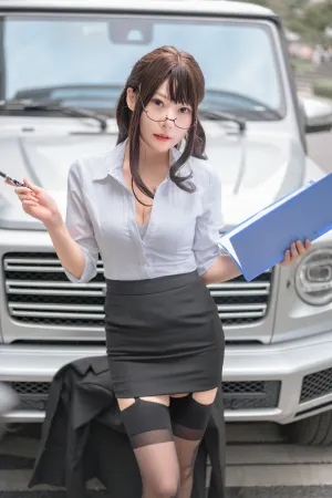 [WeiboGirl]微博红人 丝袜西装诱惑 香草喵露露