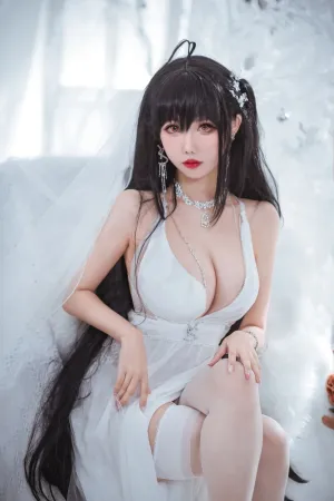[WeiboGirl]微博红人 大凤纯白婚纱 仙女月