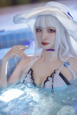 [Cosplay]角色扮演 泳池 白色比基尼 碧蓝光辉泳装 二佐Nisa