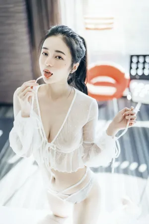 [FuLi]米友福利 不止黑丝 C套 薄纱透视睡衣 辰辰