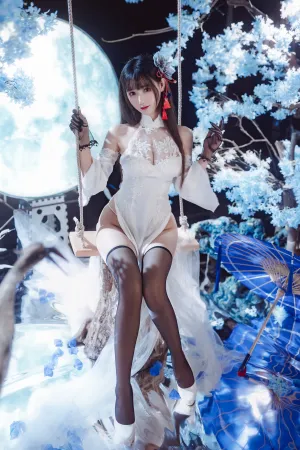 [Cosplay]角色扮演 白色 情趣旗袍服饰 黑丝袜 逸仙 羽生三未