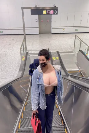 [WeiboGirl]微博红人 性感 黑色 情趣内衣 黑丝吊袜 酒店情趣 水蜜桃米米