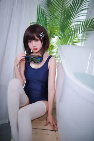 [WeiboGirl]微博红人 死库水 白丝袜 湿身 夏日泳装浴缸 您的蛋蛋