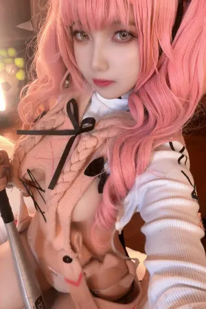 [Cosplay]角色扮演 粉色服饰 超薄 连体黑丝 交错战线 卡提那 小和甜酒