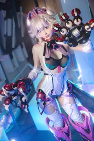 [Cosplay]角色扮演 交错战线 乔安妮&middot;梅伊 LYNX 绯猁 蠢沫沫