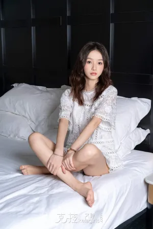 [Kelagirls]克拉女神 2024.09.25 白嫩美足（重置版） 乐萱