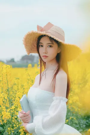 [FuLi]米友福利 户外 油菜地 白色低胸 连衣短裙 花野 年年Nnian