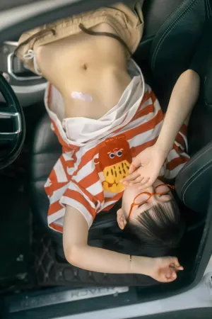 [FuLi]米友福利 豪车内 短T 白色 短袜 周末郊游 幼水铃衣