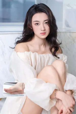 [Kelagirls]克拉女神 2025.03.30 光脚泡泡裙 易雯