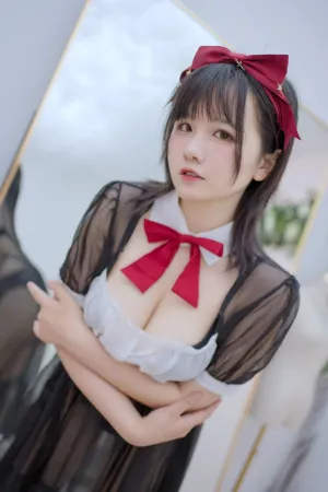 [Cosplay]角色扮演 透明女仆 阿半今天很开心