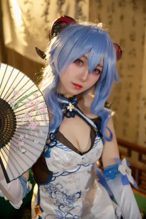 [Cosplay]角色扮演 甘雨青花瓷 屑雪雪鸭
