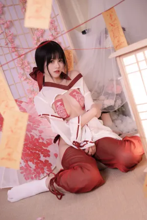 [Cosplay]角色扮演 祈福巫女 千反田鹿子