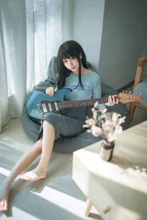 [Cosplay]角色扮演 吉他妹妹 三無人型