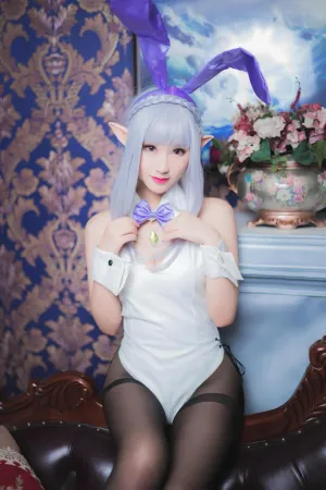 [Cosplay] 从零开始的异世界生活 艾米莉亚兔女郎 - 羽生三未