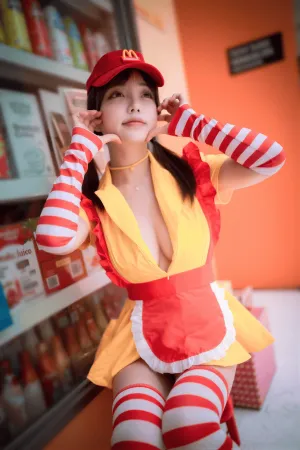 [DJAWA] 麦当劳女郎 McDonald's Girl - 孫樂樂
