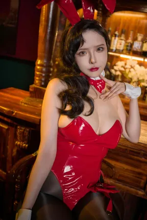 [Cosplay] 红色 胶衣 - 兔女郎秋 - 秋和柯基