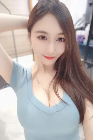[Weme]微密圈 蓝色上衣 深V 项链 巨乳 - 本钱实足 - 小玉吃果冻