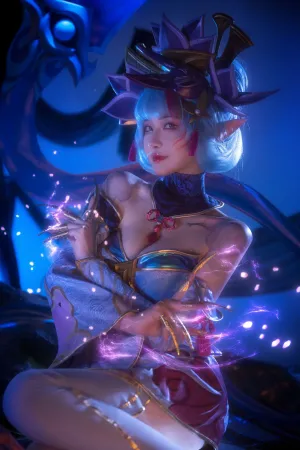 [Cosplay] 英雄联盟 伊芙琳 灵魂莲华 - 露兒大魔王
